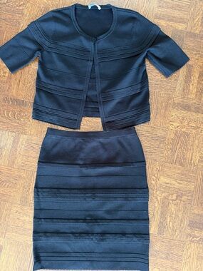 Carmen Marc Valvo Black Ribbed Knit Top